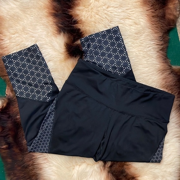 Champion Black Cropped‎ Leggings - Picture 1 of 8